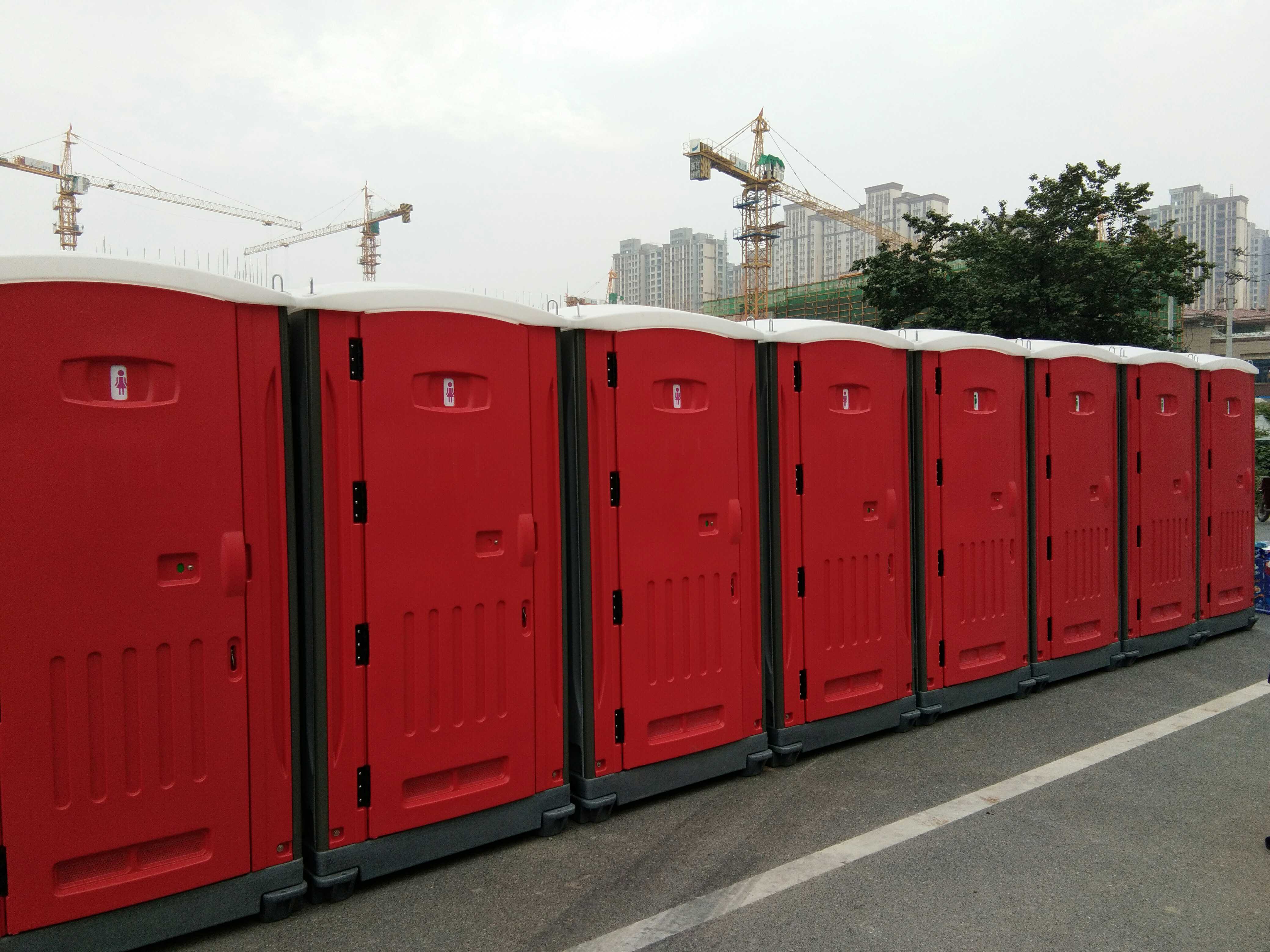 建站工地移動(dòng)廁所案例展示(圖1) 建站工地移動(dòng)廁所案例展示(圖1)